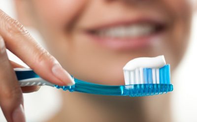 Đánh răng thường xuyên để ngừa viêm tủy răng và các bệnh răng miệng