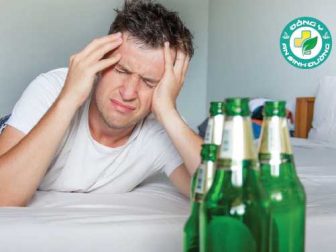 Làm gì để trị nôn nao sau khi uống rượu?