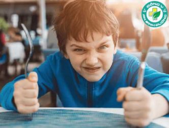 Đường có làm cho trẻ bị kích động?