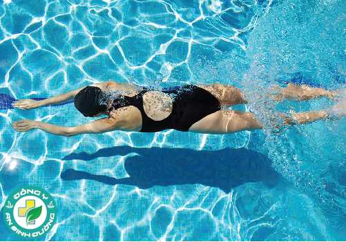 Bạn có thể cần kem chống nắng có khả năng chống nước nếu bạn đi bơi