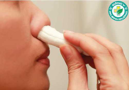 Nguyên nhân phổ biến của chảy máu cam là do chấn thương