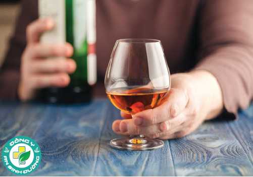 Rượu làm mất nước cơ thể và làm giảm chức năng của hệ thống miễn dịch