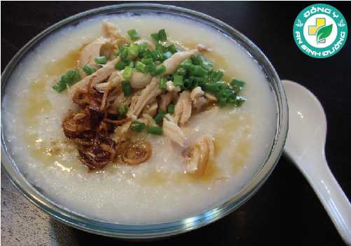 cháo gà có thể giúp làm thông nghẹt mũi và đường thở và làm dịu các triệu chứng khác ở đường hô hấp trên
