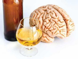 Uống rượu và giảm khối lượng não: Giải thích về mối liên hệ