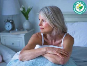 Giấc ngủ ngắn có thể gây hại cho sức khỏe xương ở phụ nữ lớn tuổi