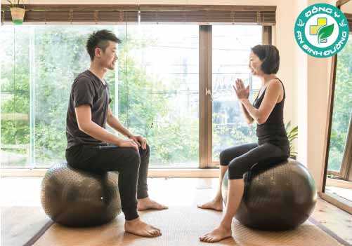 Các bài tập cơ sàn chậu khác nhau có thể giúp luyện các cơ liên quan đến xuất tinh