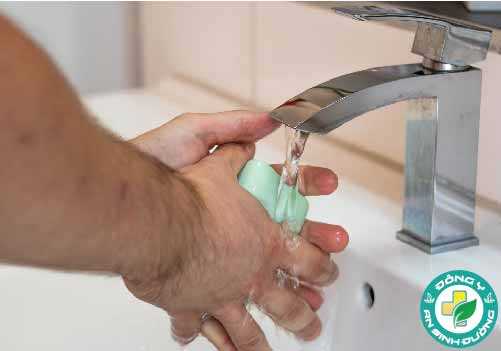 Rửa tay ít nhất 20 giây, nhiều lần trong ngày vẫn là một trong những biện pháp phòng dịch hiệu quả nhất