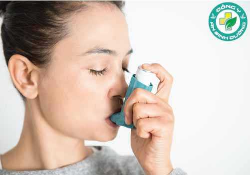 Các triệu chứng hen suyễn không kiểm soát được gây ra một số vấn đề tiêu cực về sức khỏe